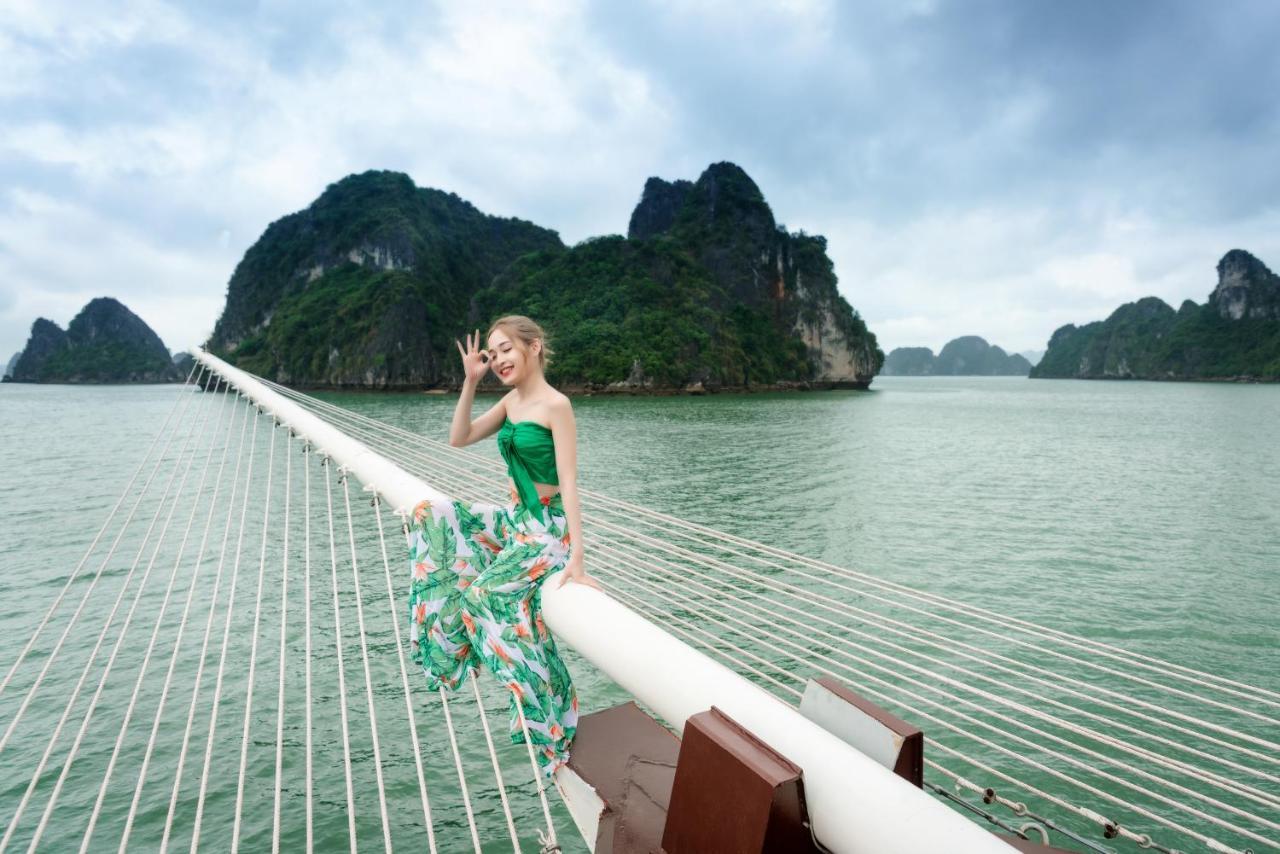 Hotel Sena Cruises - Wonder On Lan Ha Bay à Hạ Long Extérieur photo